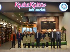 Taytak, Kadın Kültür Kafe Market’i Ziyaret Etti