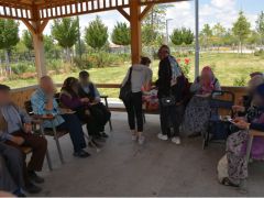 Çınaraltı Alzheimer Gündüz Yaşam Konağında Keyifli Piknik Etkinliği